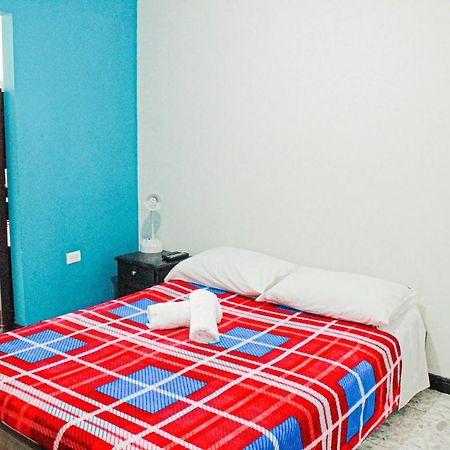 El Cable Hostal 马尼萨莱斯 外观 照片