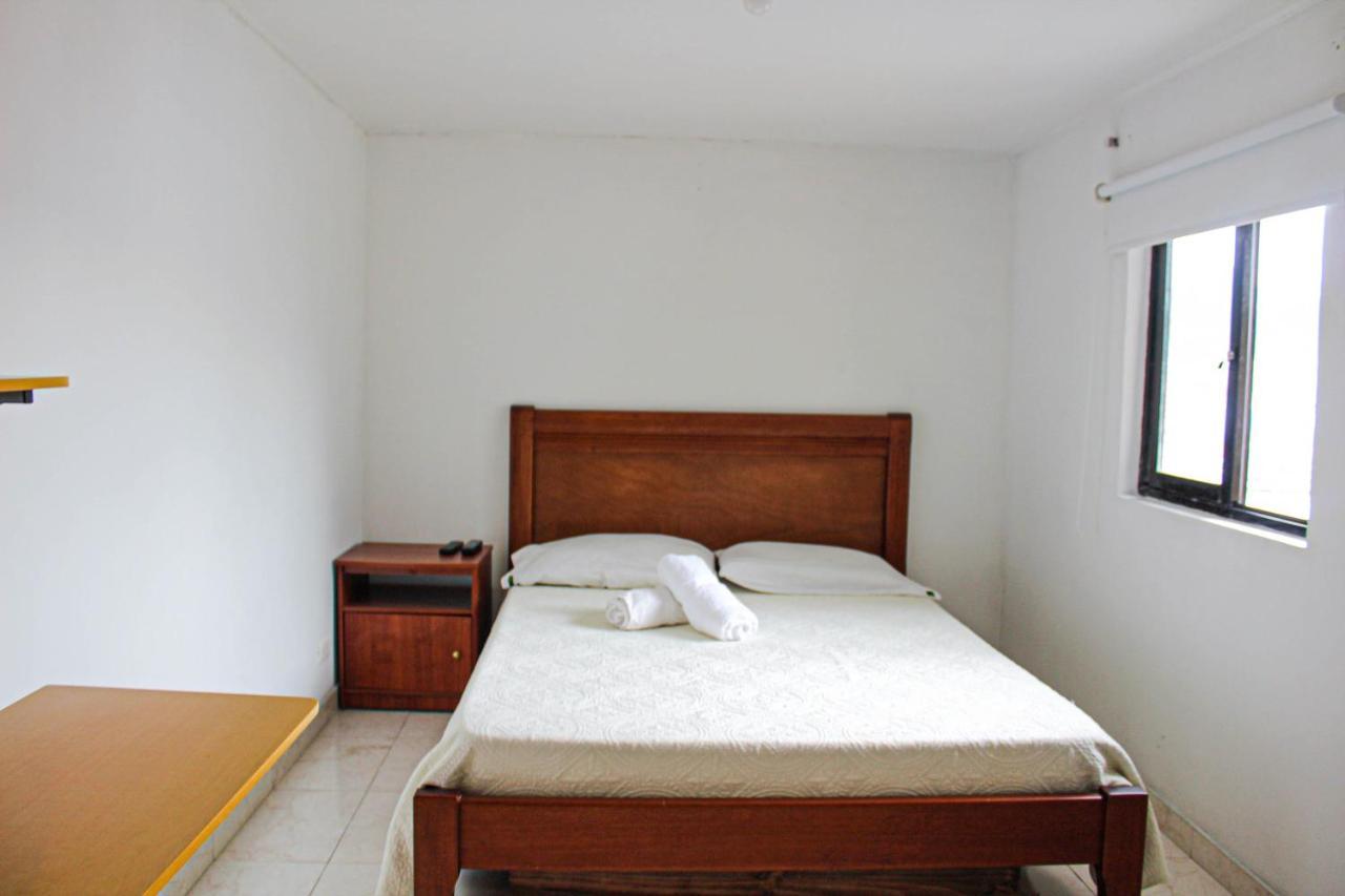 El Cable Hostal 马尼萨莱斯 外观 照片