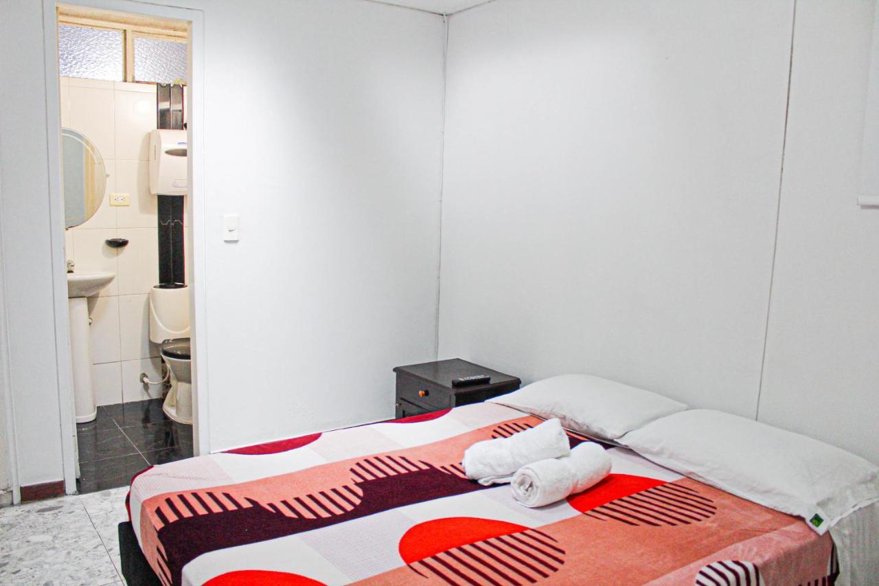 El Cable Hostal 马尼萨莱斯 外观 照片