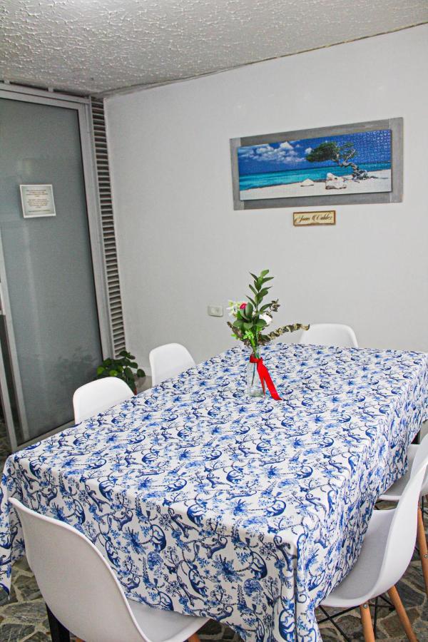 El Cable Hostal 马尼萨莱斯 外观 照片