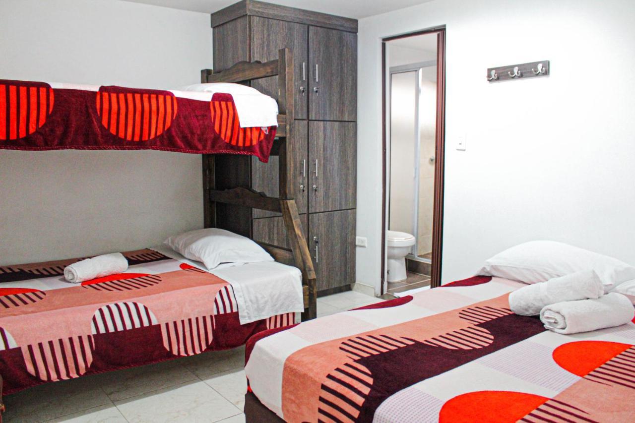 El Cable Hostal 马尼萨莱斯 外观 照片