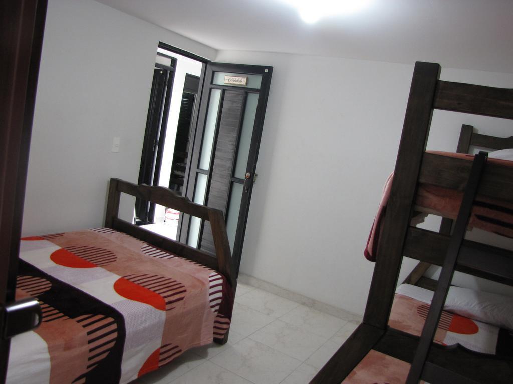 El Cable Hostal 马尼萨莱斯 外观 照片