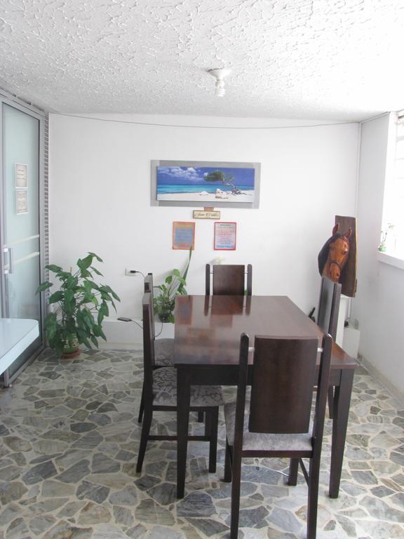 El Cable Hostal 马尼萨莱斯 外观 照片